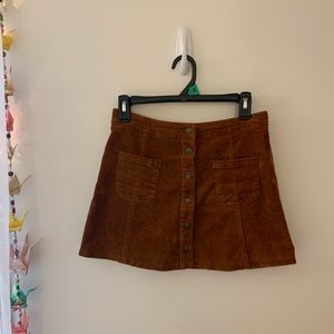 brandy melville skirt 🤎